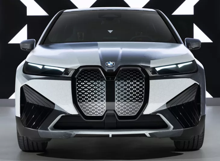 BMW iX Flow