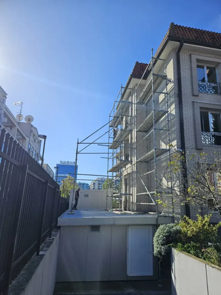 facade scaffolding for rent on a construction site