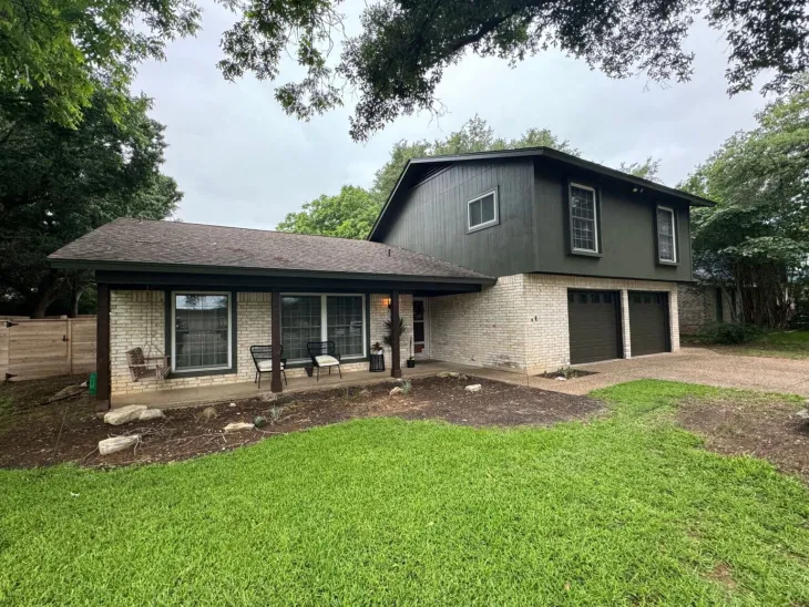 siding contractor in Austin, TX