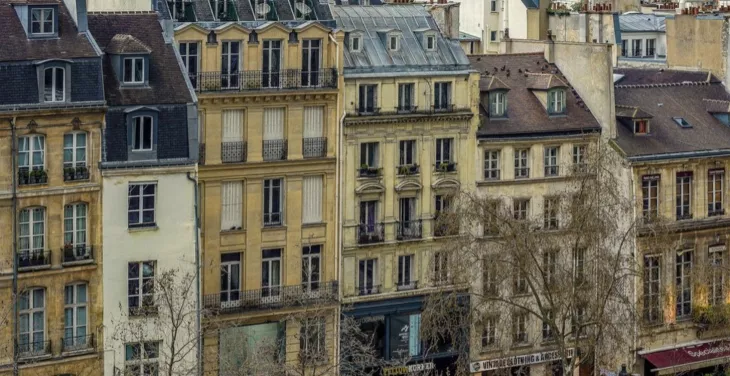 Houses in the center of Paris