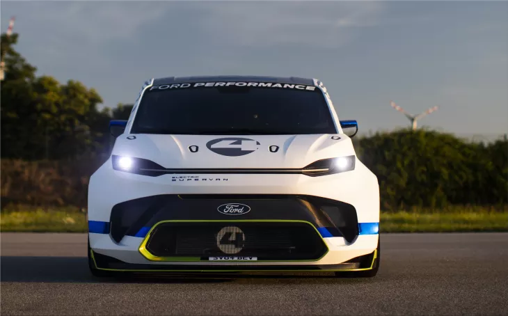 Ford Pro Electric SuperVan