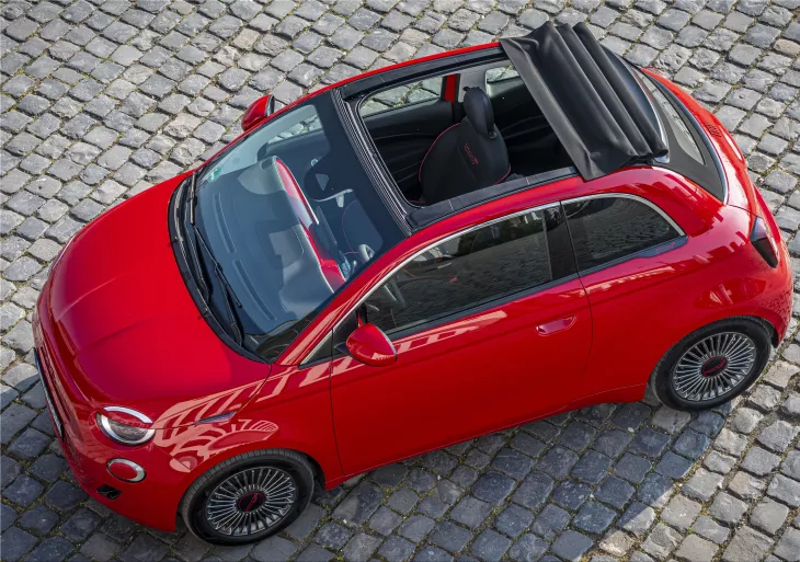  Fiat 500 electric car