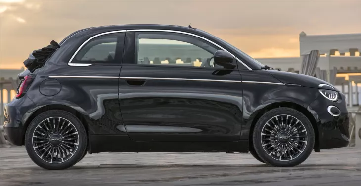  Fiat 500 electric car