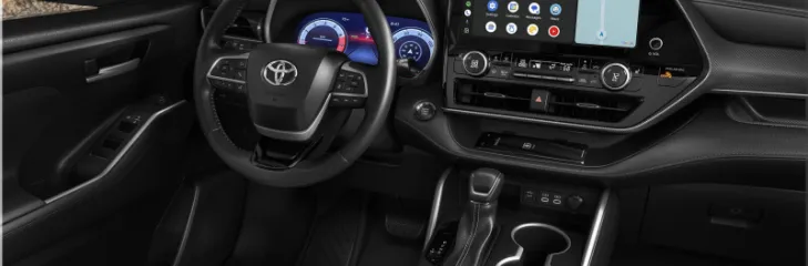 Toyota Imports Massive U.S. Tundra and Highlander to Narrow Japan Streets